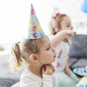 photo d'enfant entrain de jouer